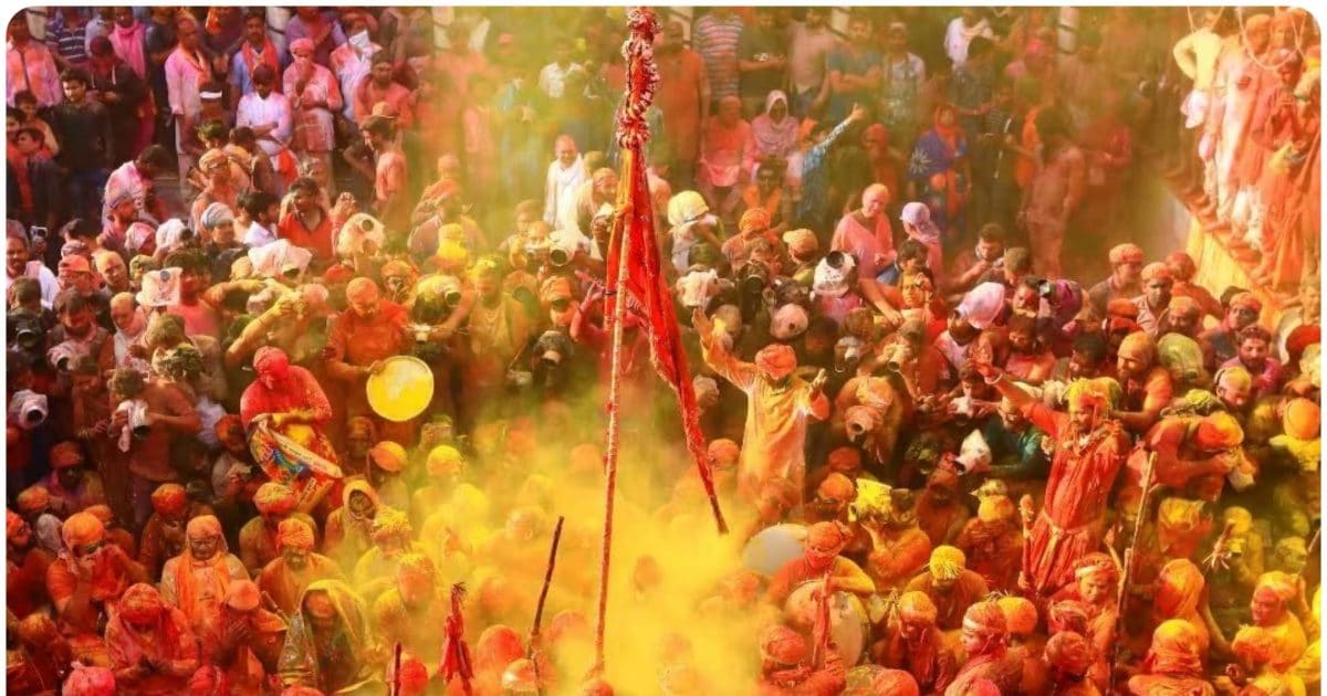 ब्रज में कैसे शुरू हुई लट्ठमार होली, कहां-कहां रंग के दिन निभाई जाती हैं ऐसी अनोखी परंपराएं